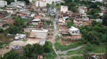 Famílias são retiradas de bairros de Betim por causa do risco de inundação