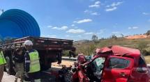 Motorista morre em acidente entre carro e caminhão em Betim