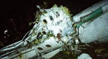 Avião com time da Chapecoense cai e 76 pessoas morrem Avião com time da Chapecoense cai e 76 pessoas morrem