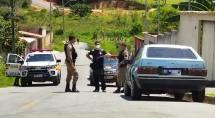 Homem é encontrado morto dentro de carro em Betim