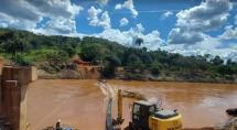 Construção de adutora provisória avança dentro de cronograma previsto pela Copasa