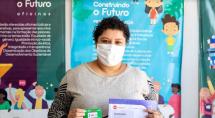 Instituto Ramacrisna entrega vale alimentação e vale gás a famílias vulneráveis socialmente