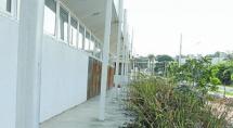Obra de R$ 3,5 milhões está abandonada 