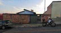 Mulher é encontrada morta em casa com perfurações de faca no corpo em Betim