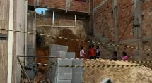 Homem morre soterrado em Betim após barranco desabar