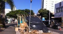 Há 1 ano moradores de rua continuam no mesmo local. E agora prefeitura? Há 1 ano moradores de rua continuam no mesmo local. E agora prefeitura?