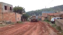 Em período de estiagem, prefeitura intensifica a recuperação 140 km de estradas vicinais