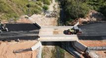 Comunidade do Bandeirinhas recebe nova ponte da Alameda das Roseiras na quarta (30)