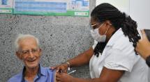 Betim amplia vacinação bivalente para pessoas com 70 anos ou mais