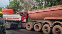Homem morre após carretas baterem de frente na MG-155 em Betim 