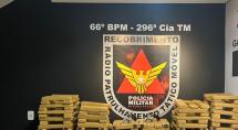 Casal é preso com 160 barras de maconha e quatro armas em Betim