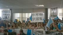 Apitasso e protesto do SidUTE encerram plenária Apitasso e protesto do SidUTE encerram plenária