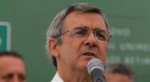Carlaile passa por procedimento em hospital de BH