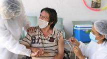 Betim recebe novas doses de vacinas contra a Covid-19 e começa imunizar idosos de 82 a 86